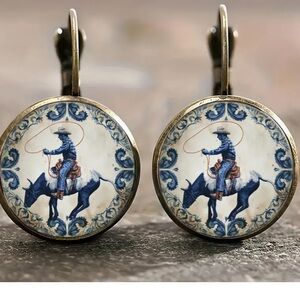 nEW sALE ! 🍁Cowboy vintage style Earrings
